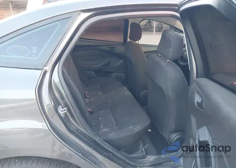 2016 Ford Focus S from USA, damaged, VIN 1FADP3E21GL288389